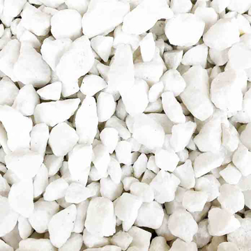 Sitna bela kamena rizla granulacije 0.7–1.1 cm u pakovanju od 20 kg za uređenje dvorišta i bašte